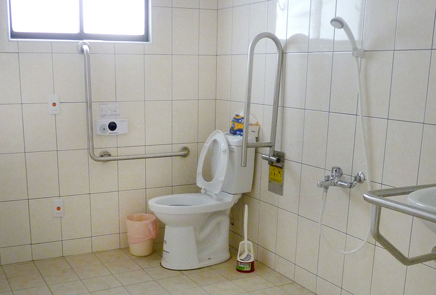 財團法人老五老基金會附設雲林縣私立老五老社區式服務類長期照顧服務機構-無障礙廁所