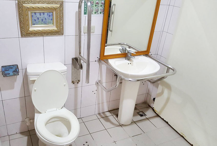 彰化縣德安護理之家-廁所